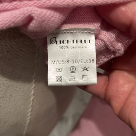 Pink V-Neck Sweater cashmere - Picture 2 of 2